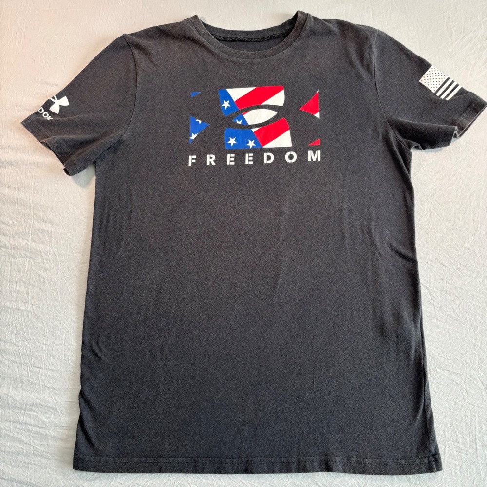 Under Armour Freedom T-Shirt Boys YXL Gray Patriotic Flag Logo Freedom
